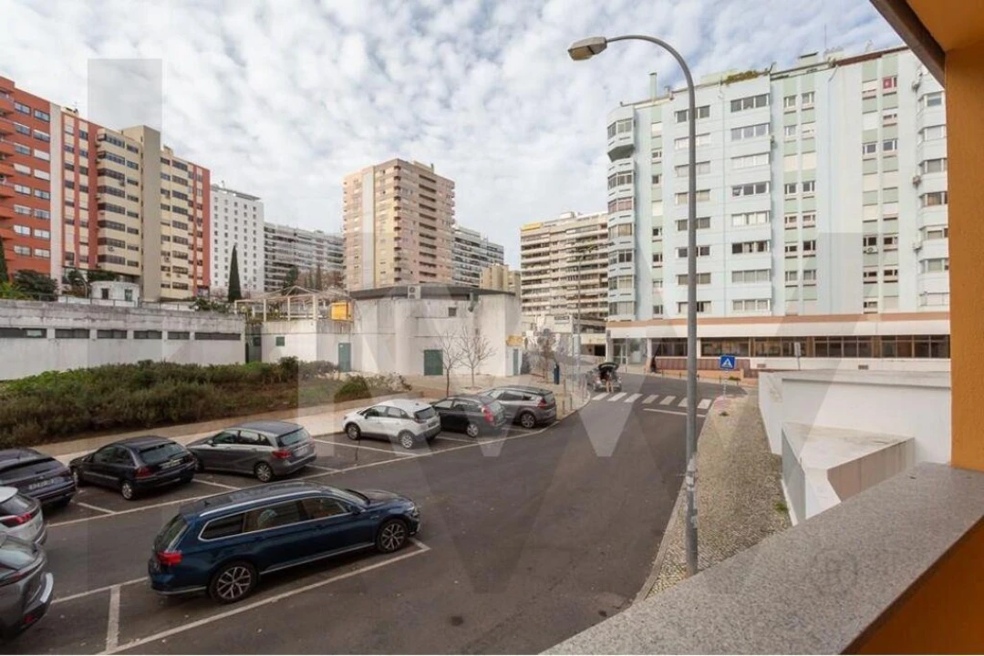 Apartamento T2 para Arrendamento em Algés, Linda-A-Velha e Cruz Quebrada-Dafundo Foto 11