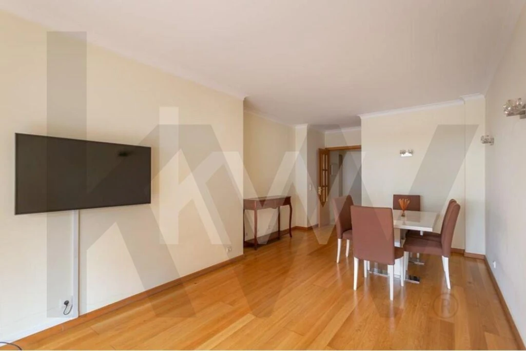 Apartamento T2 para Arrendamento em Algés, Linda-A-Velha e Cruz Quebrada-Dafundo Foto 7