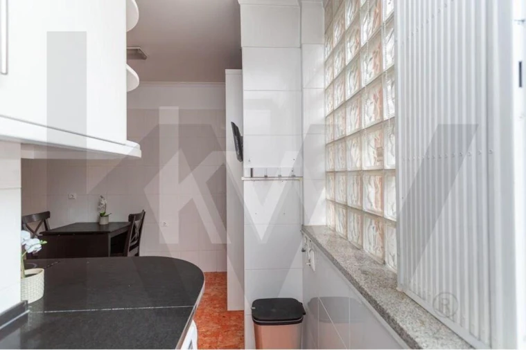 Apartamento T2 para Arrendamento em Algés, Linda-A-Velha e Cruz Quebrada-Dafundo Foto 19