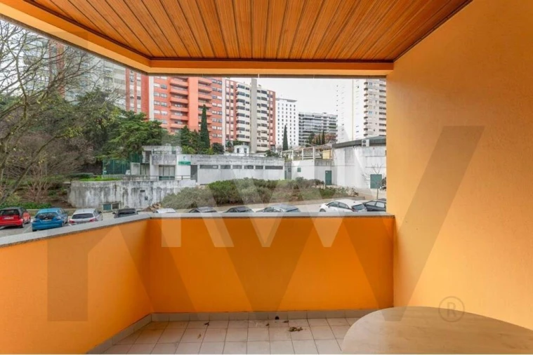 Apartamento T2 para Arrendamento em Algés, Linda-A-Velha e Cruz Quebrada-Dafundo Foto 8