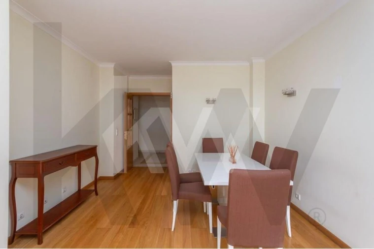 Apartamento T2 para Arrendamento em Algés, Linda-A-Velha e Cruz Quebrada-Dafundo Foto 12