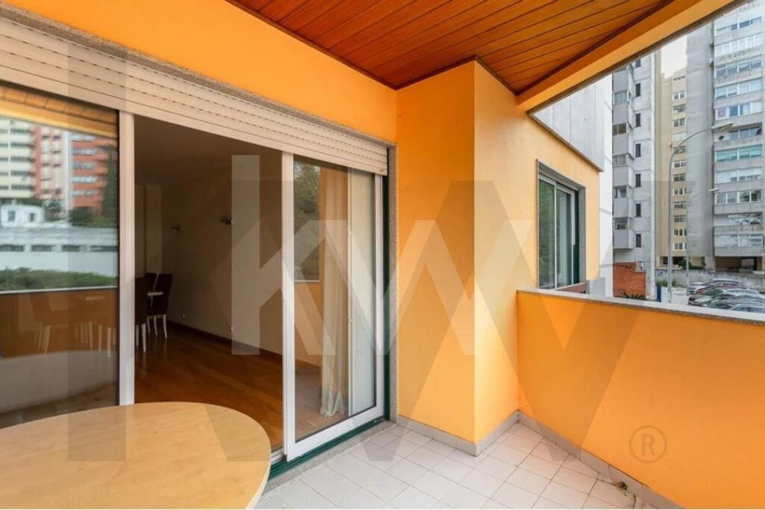 Apartamento T2 para Arrendamento em Algés, Linda-A-Velha e Cruz Quebrada-Dafundo Foto 9