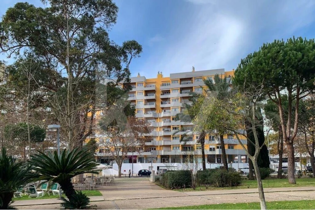 Apartamento T2 para Arrendamento em Algés, Linda-A-Velha e Cruz Quebrada-Dafundo Foto 34