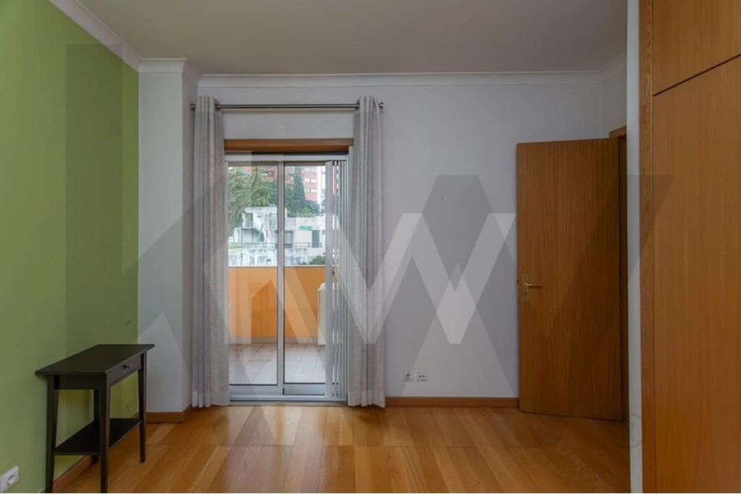 Apartamento T2 para Arrendamento em Algés, Linda-A-Velha e Cruz Quebrada-Dafundo Foto 26