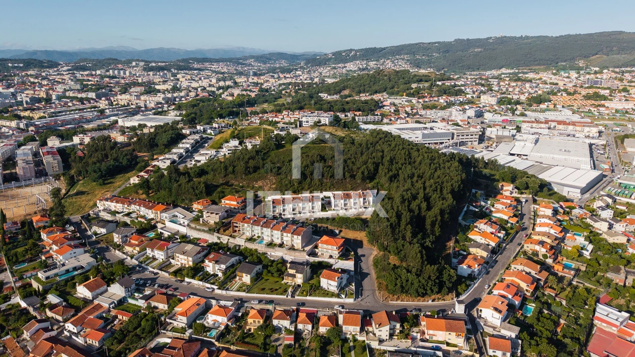 Moradia T4 para Venda em Lomar e Arcos Foto 37