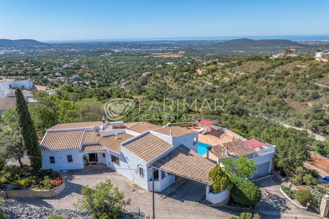 Moradia T3 para Venda em Loule (São Sebastião) Foto 1