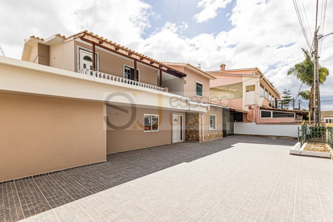 Moradia T11 para Arrendamento em Boliqueime Foto 1