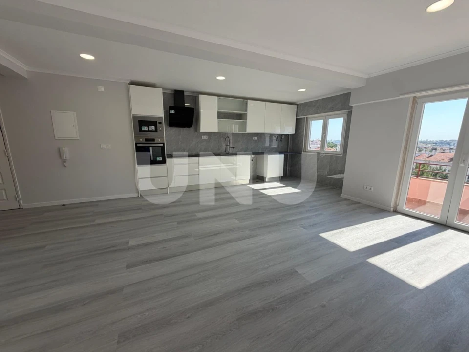 Apartamento T4 para Venda em Amora Foto 1