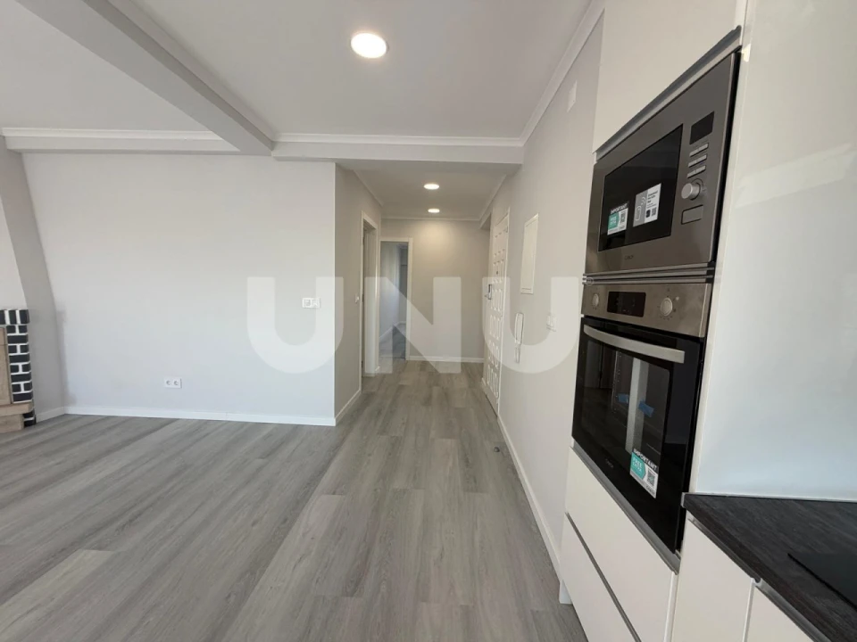 Apartamento T4 para Venda em Amora Foto 4