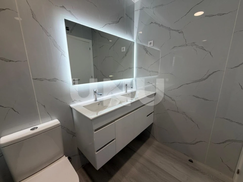 Apartamento T4 para Venda em Amora Foto 9