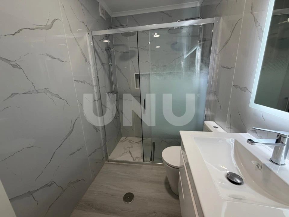 Apartamento T4 para Venda em Amora Foto 10
