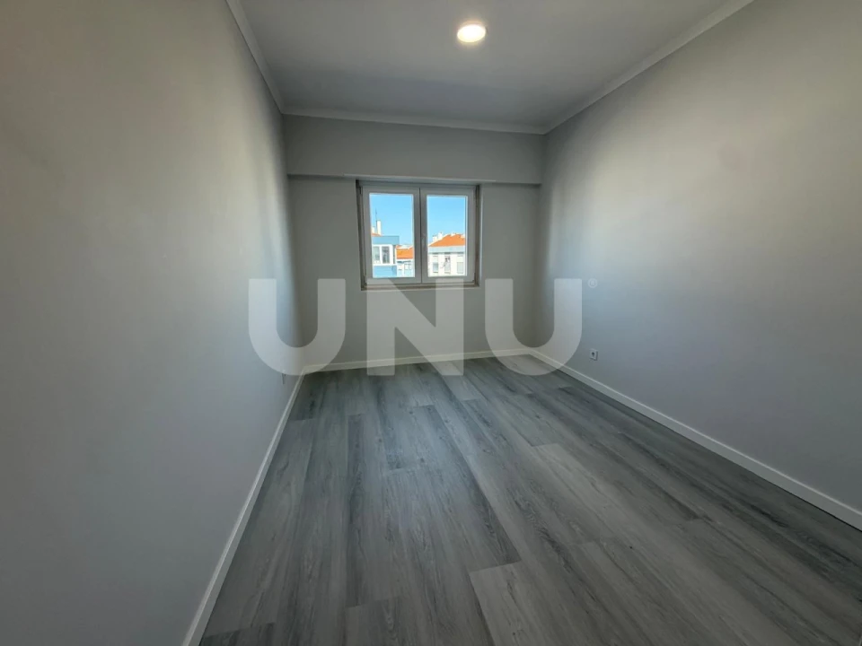Apartamento T4 para Venda em Amora Foto 16