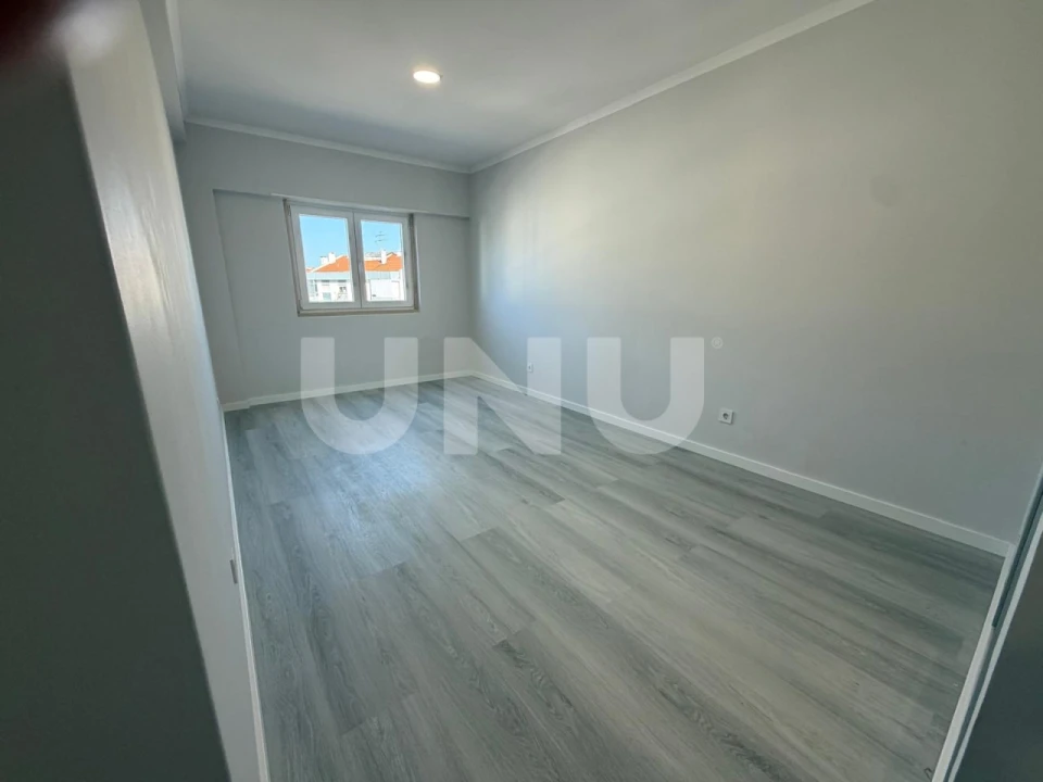 Apartamento T4 para Venda em Amora Foto 18