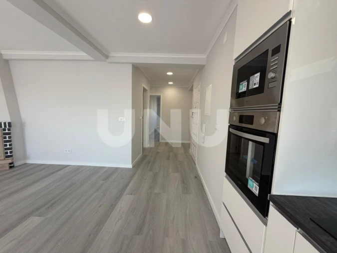Apartamento T4 para Venda em Amora Foto 4