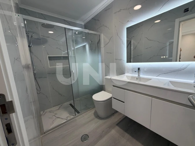 Apartamento T4 para Venda em Amora Foto 8