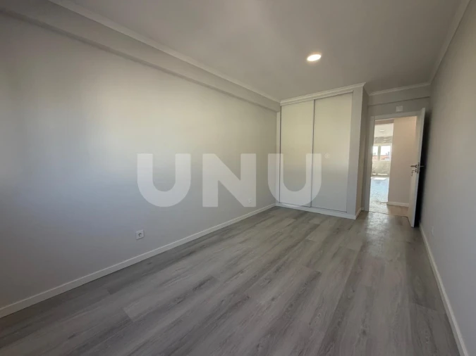 Apartamento T4 para Venda em Amora Foto 14