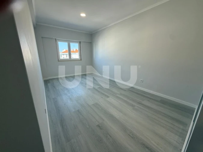 Apartamento T4 para Venda em Amora Foto 18