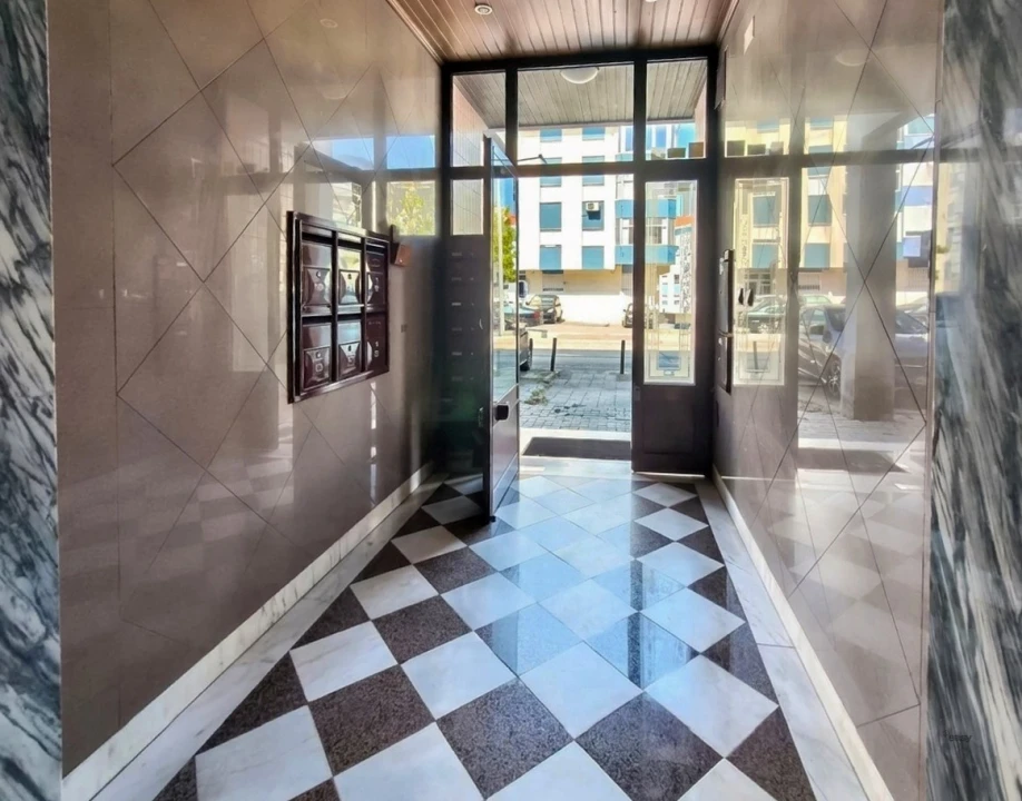 Apartamento T4 para Venda em Amora Foto 8