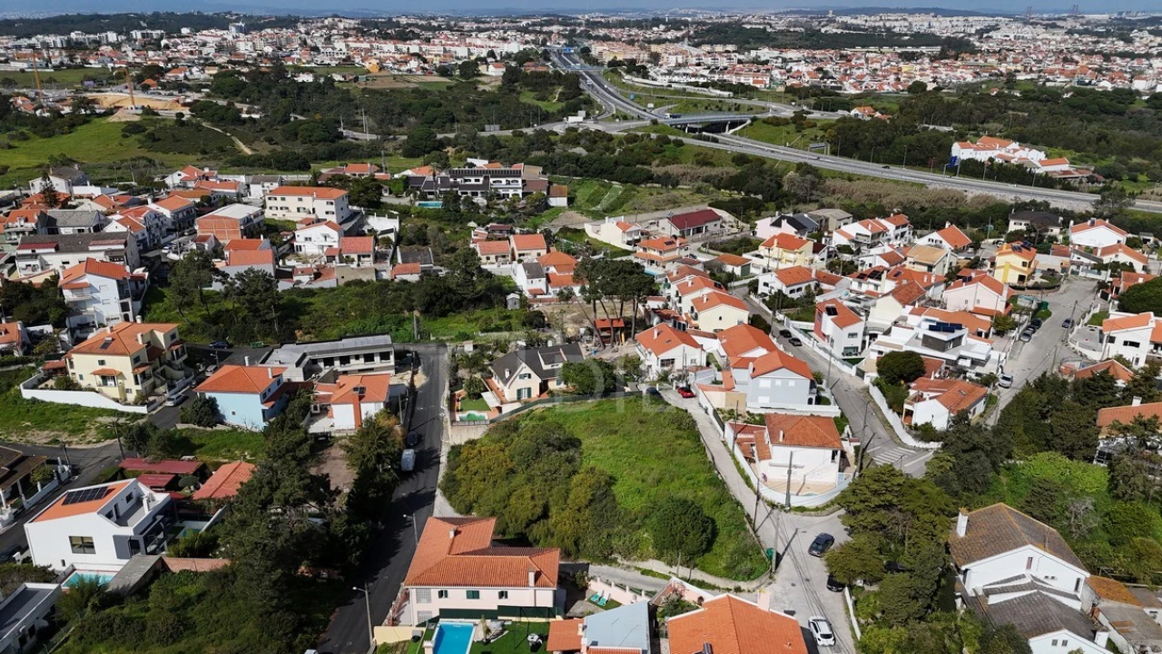 Terreno para Venda em Charneca de Caparica e Sobreda Foto 2