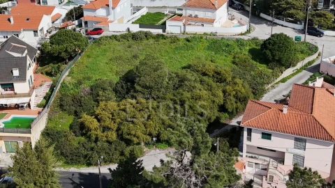 Terreno para Venda em Charneca de Caparica e Sobreda
