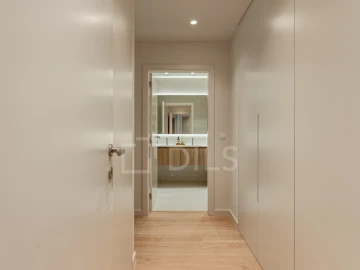 Apartamento T3 para Venda em Oeiras e São Julião da Barra, Paço de Arcos e Caxias