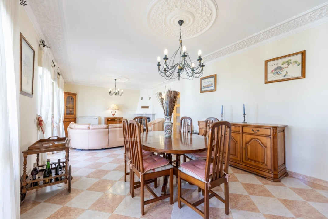 Apartamento T4 para Venda em Quarteira Foto 12