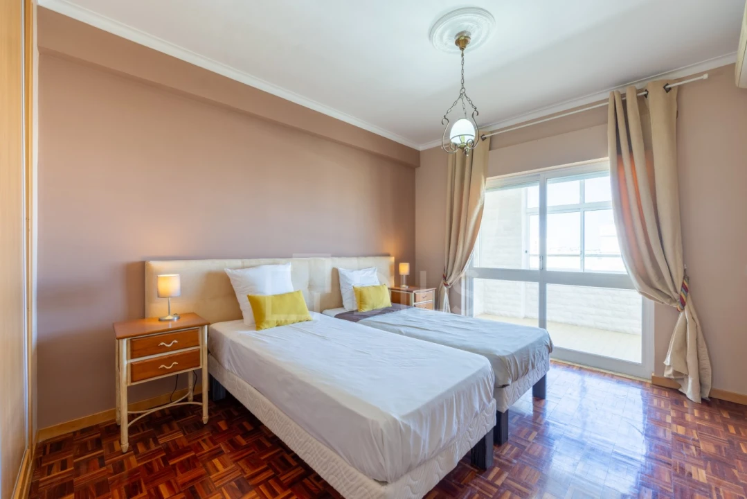 Apartamento T4 para Venda em Quarteira Foto 26
