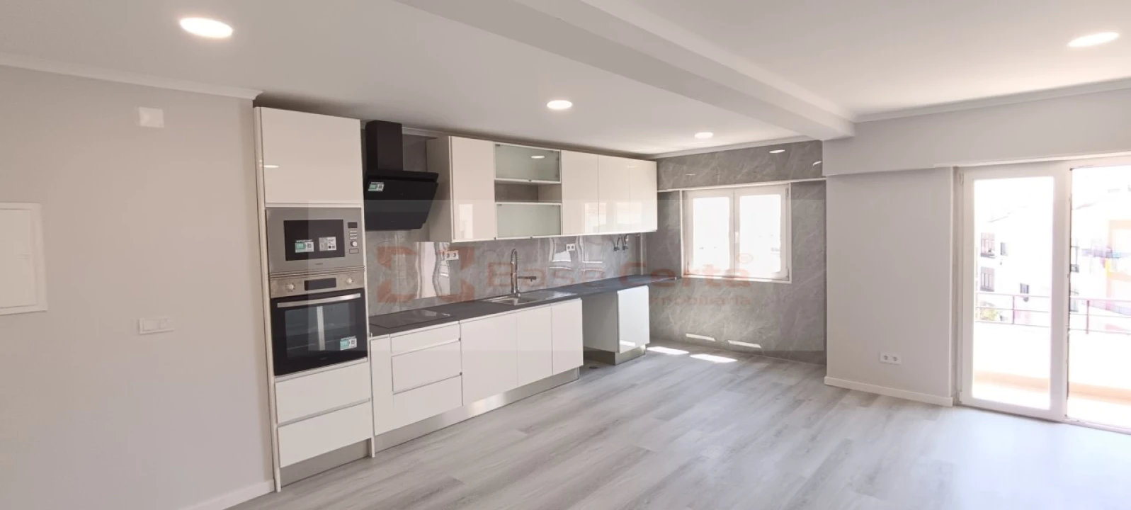 Apartamento T4 para Venda em Amora Foto 1
