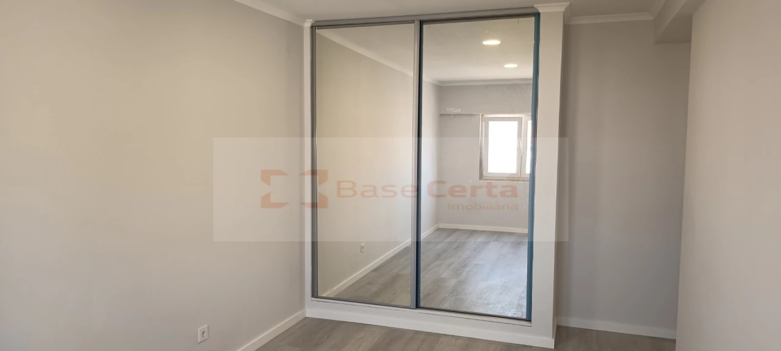 Apartamento T4 para Venda em Amora Foto 10