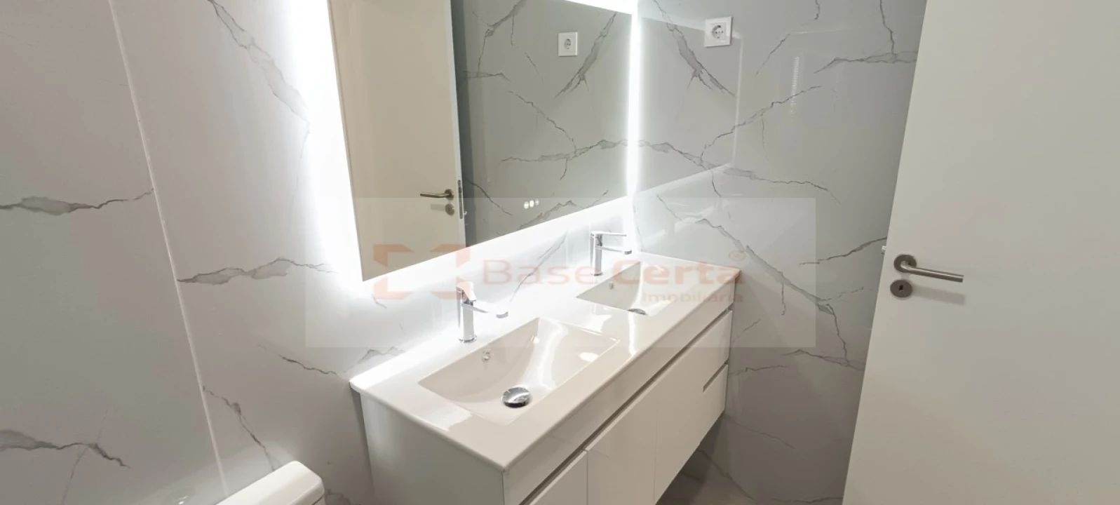 Apartamento T4 para Venda em Amora Foto 15