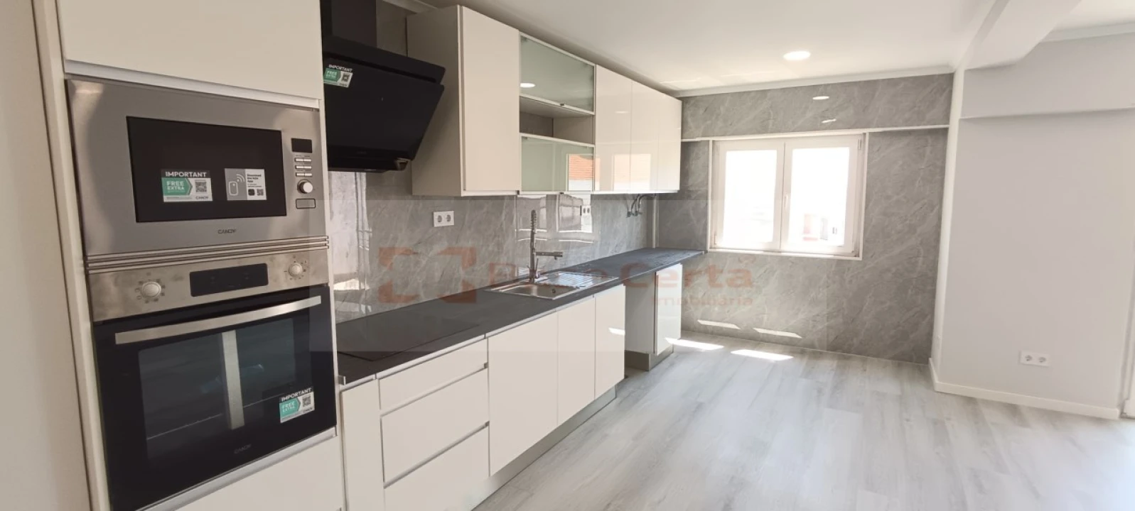 Apartamento T4 para Venda em Amora Foto 23