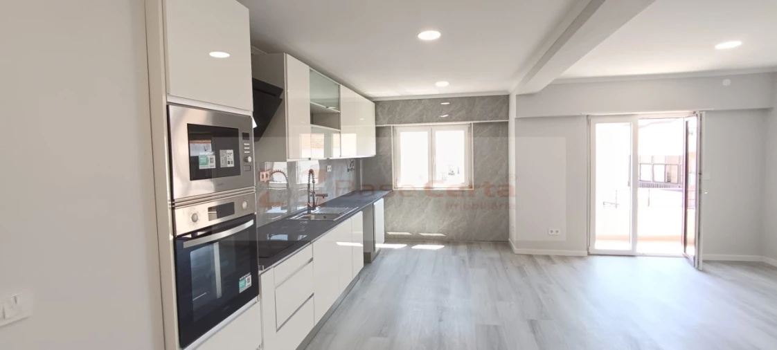 Apartamento T4 para Venda em Amora Foto 20