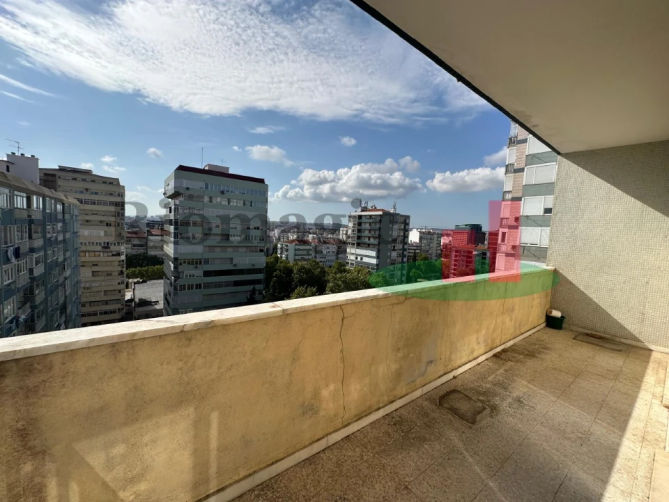 Apartamento T3 para Venda em São Domingos de Benfica Foto 4