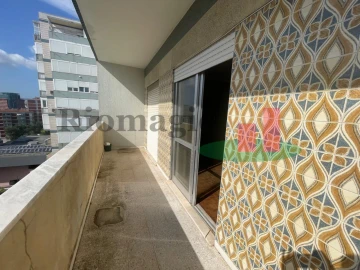 Apartamento T3 para Venda em São Domingos de Benfica