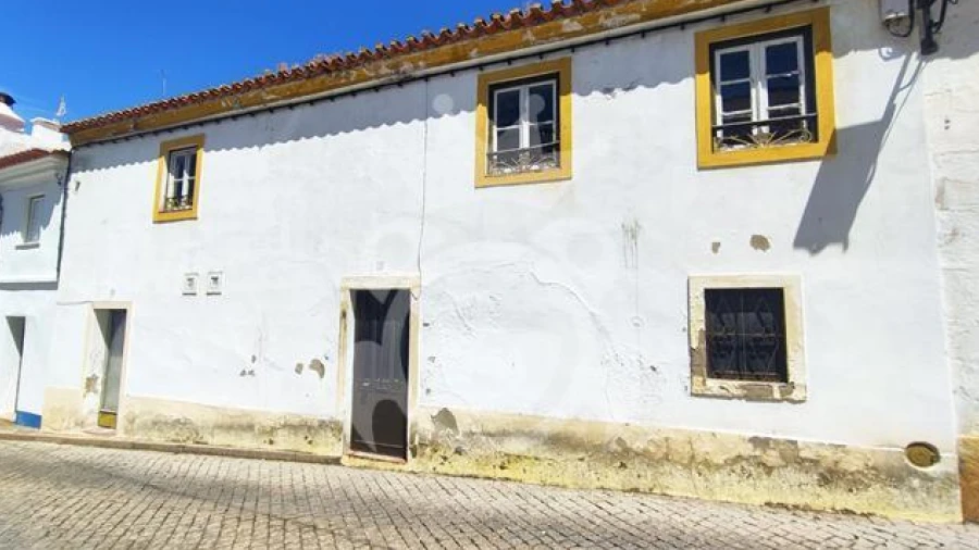 Moradia T6 para Venda em Fronteira
