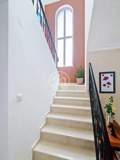 Moradia T4 para Venda em Quelfes