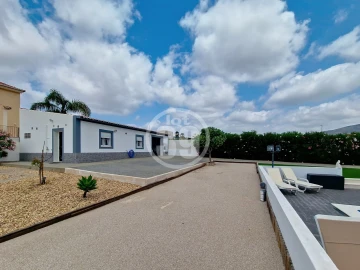 Moradia T4 para Venda em Quelfes