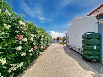 Moradia T4 para Venda em Quelfes