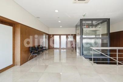 Escritório para Arrendamento em Riba de Ave