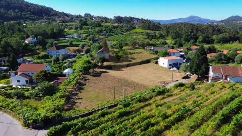 Terreno para Venda em Bárrio e Cepões