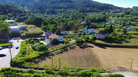 Terreno para Venda em Bárrio e Cepões