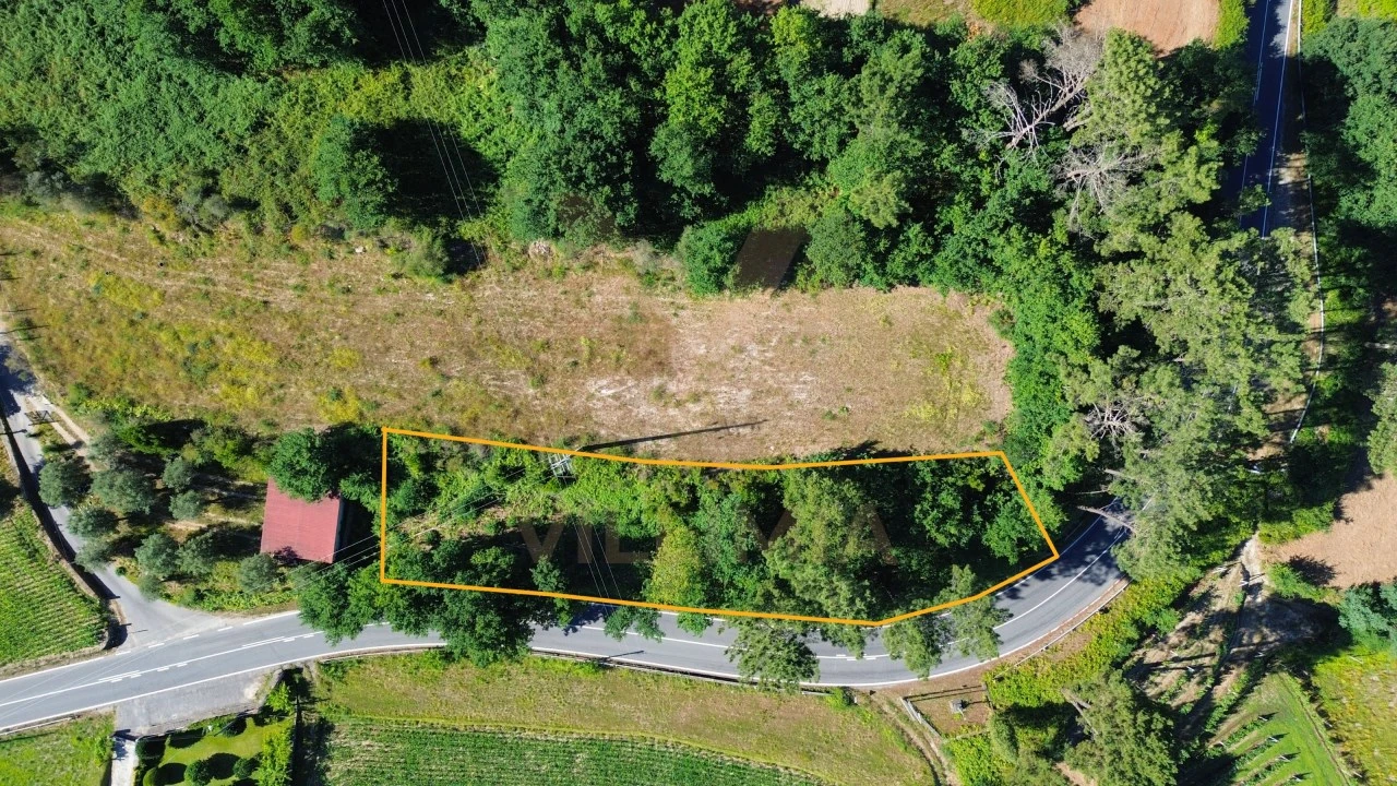 Terreno para Venda em Bárrio e Cepões Foto 8