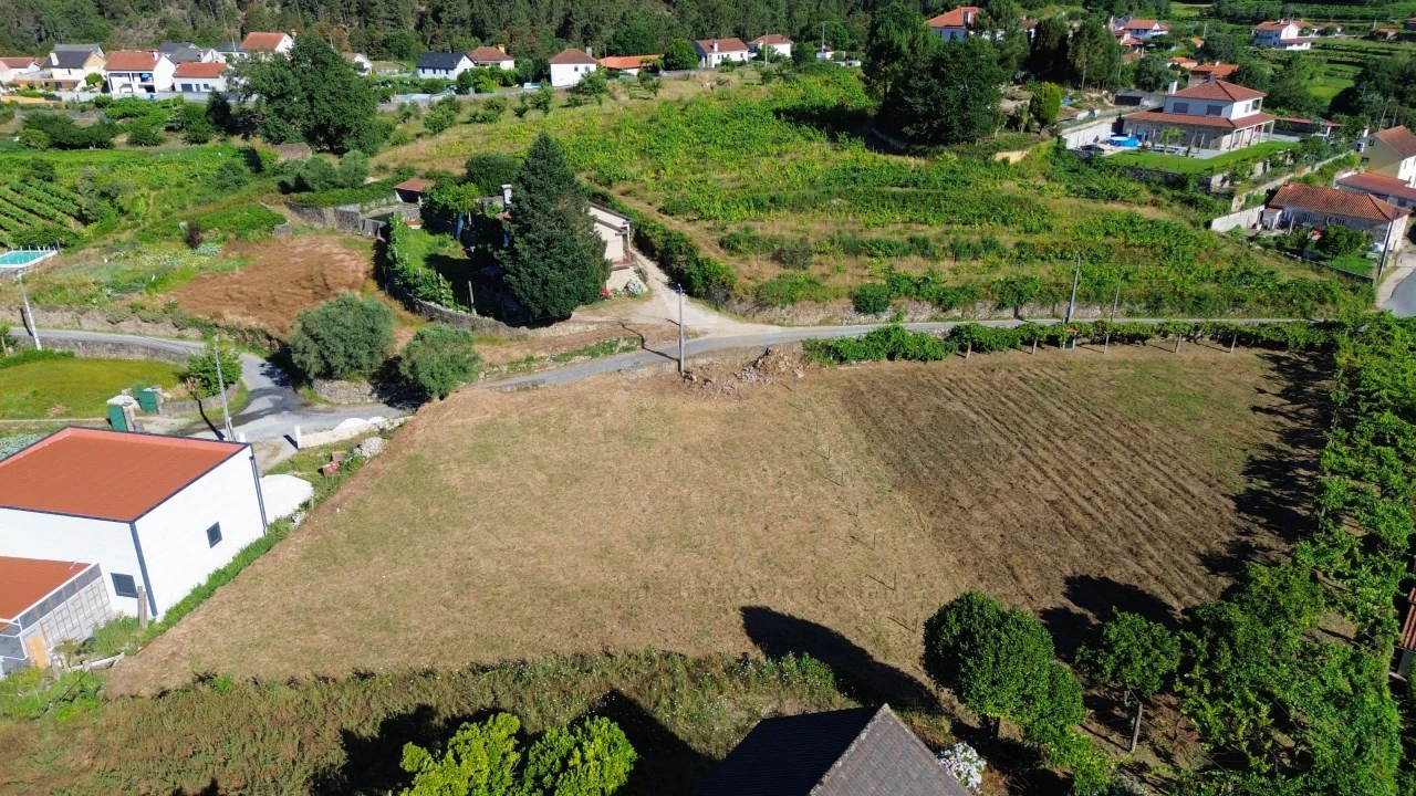 Terreno para Venda em Bárrio e Cepões Foto 5