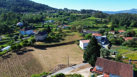Terreno para Venda em Bárrio e Cepões