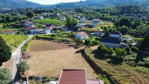 Terreno para Venda em Bárrio e Cepões
