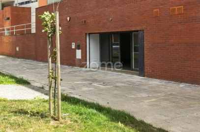 Negócio para Venda em Perafita, Lavra e Santa Cruz do Bispo