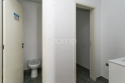 Negócio para Venda em Perafita, Lavra e Santa Cruz do Bispo