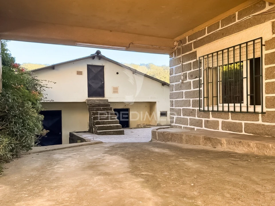 Moradia T6 para Venda em Vale (São Cosme), Telhado e Portela Foto 24