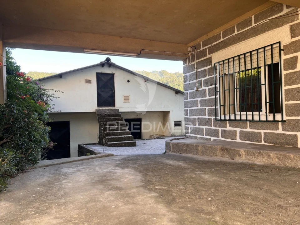Moradia T6 para Venda em Vale (São Cosme), Telhado e Portela Foto 3