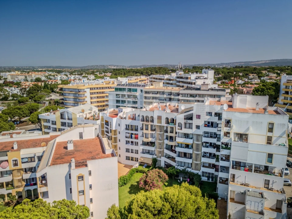 Apartamento T3 para Venda em Quarteira Foto 17